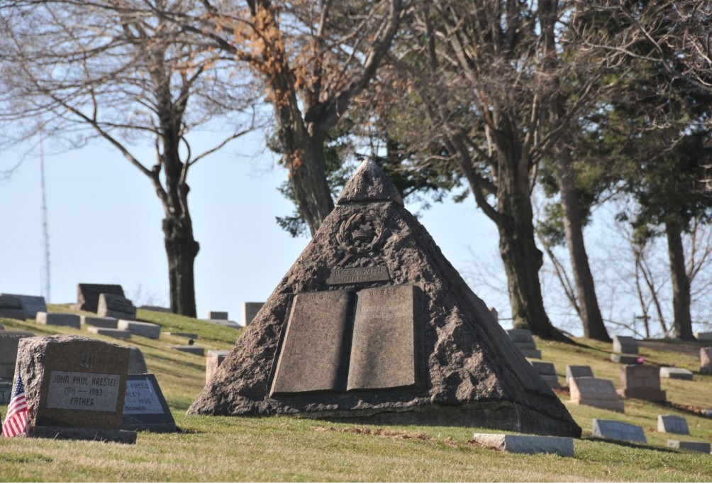 grave-of-c-t-russell